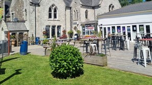 House, 4 Bedrooms, Balcony, Garden View | Outdoor dining - Dog Friendly Holiday Home in Newquay Cornwall (St. Columb Major)