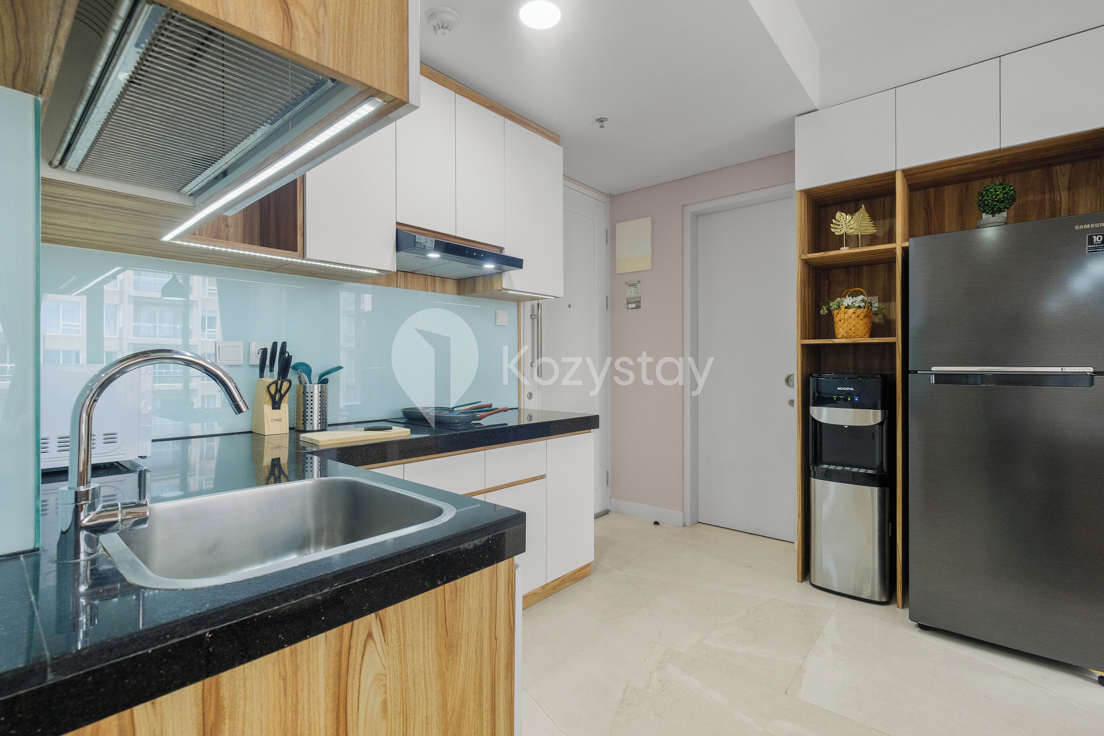 Apartment, 3 Bedrooms, City View | Private kitchen | Full-size fridge, microwave, stovetop, rice cooker