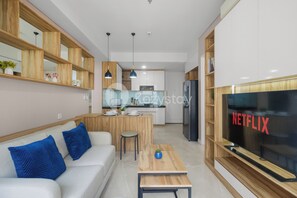 Căn hộ, 3 phòng ngủ, quang cảnh thành phố | Khu phòng khách | Smart TV, Netflix, dịch vụ stream 