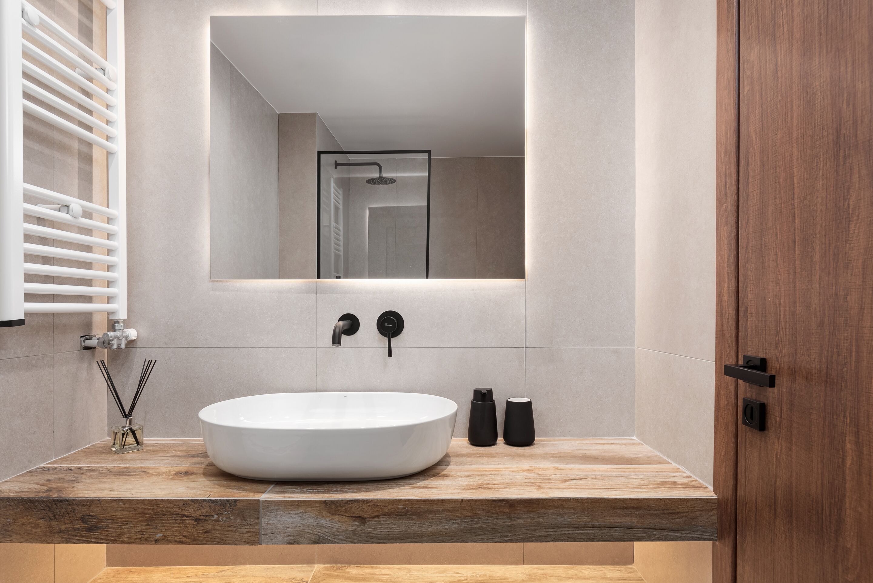 Doccia, asciugacapelli, asciugamani