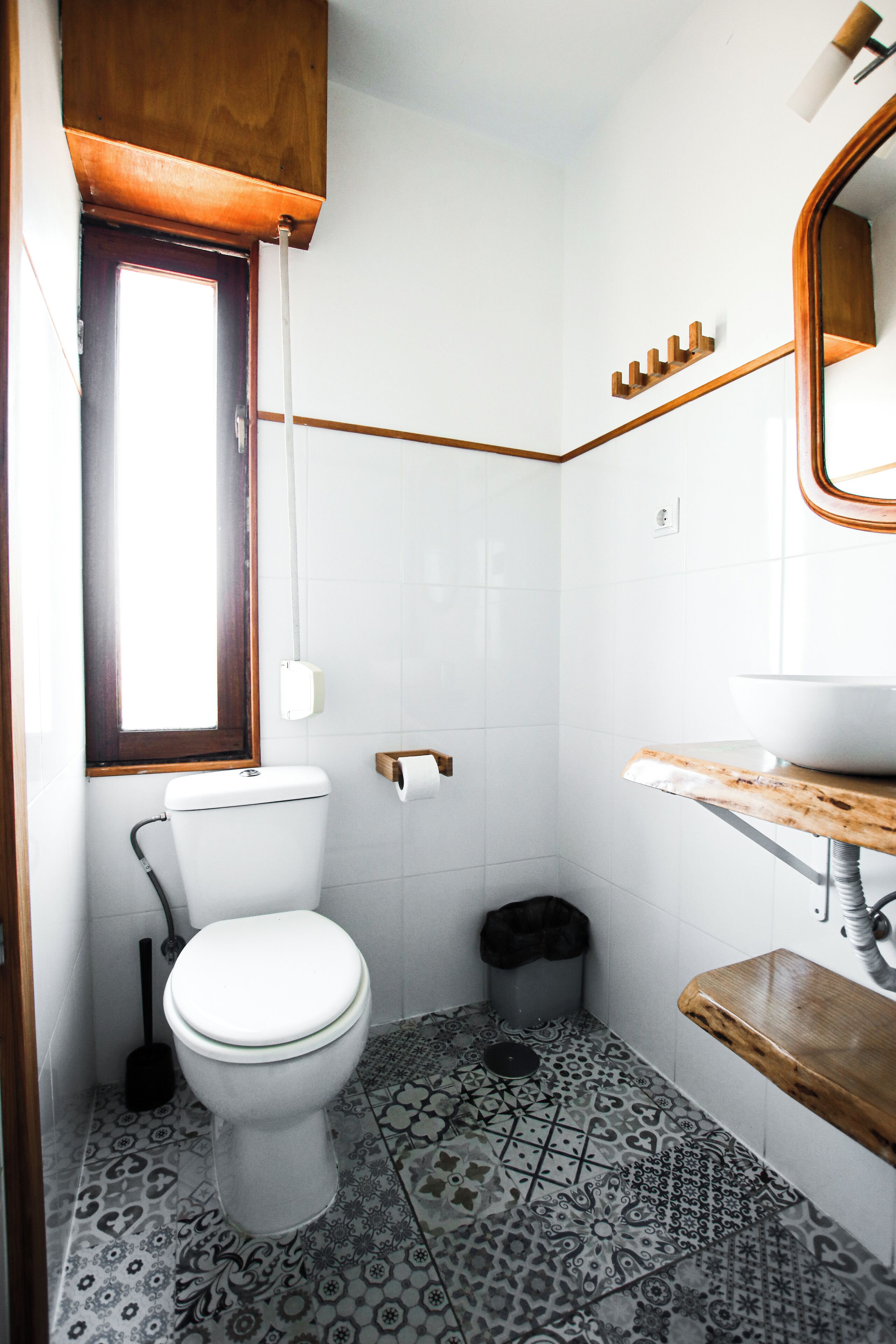 Kamar Quadruple Keluarga, pemandangan kebun | Kamar mandi | Shower, handuk, sabun, dan sampo