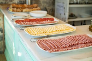 Desayuno buffet incluido todos los días