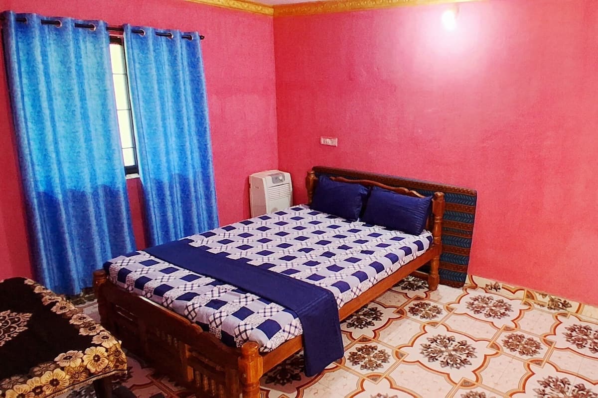 Basic Double Room, Balcony | Desk, free WiFi