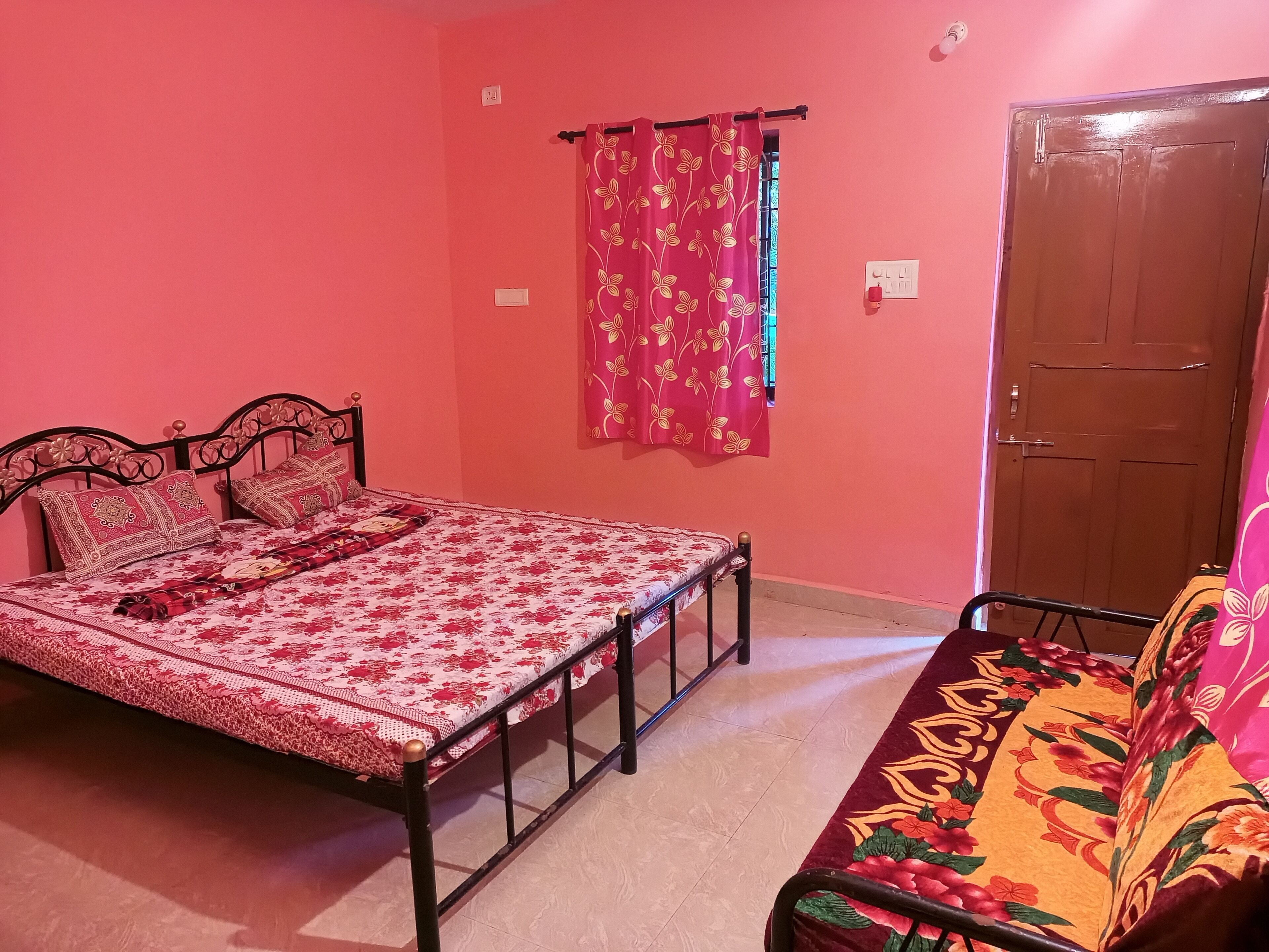 ベーシック ダブルルーム バルコニー ガーデンビュー | WiFi (無料)