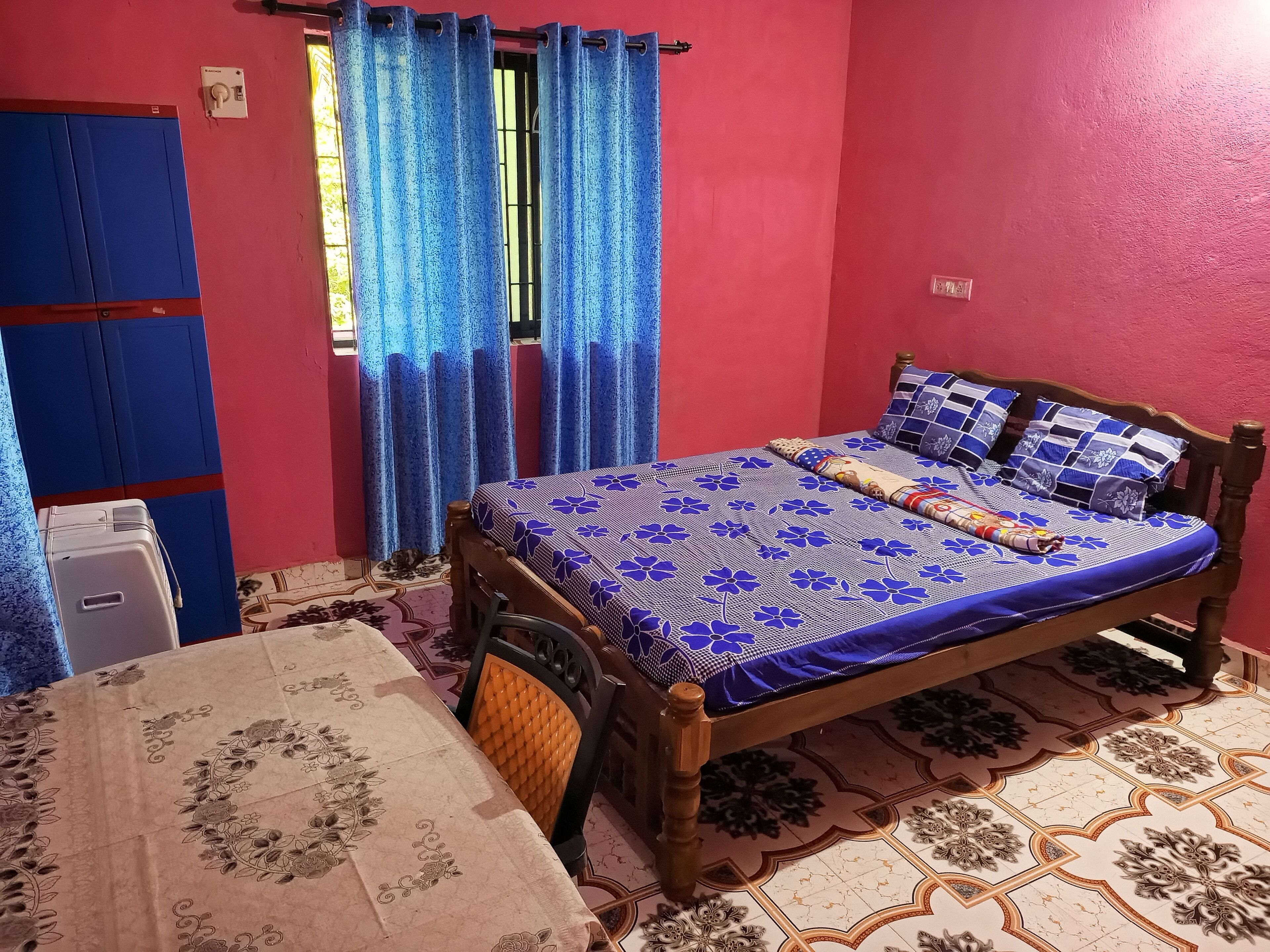 ベーシック ダブルルーム バルコニー ガーデンビュー | WiFi (無料)