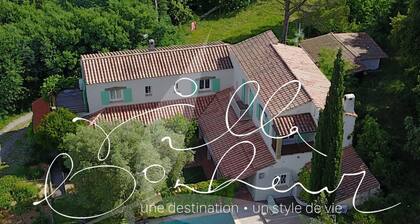 Spacious 4-bedroom mas in lovely Arles-sur-Tech with AC