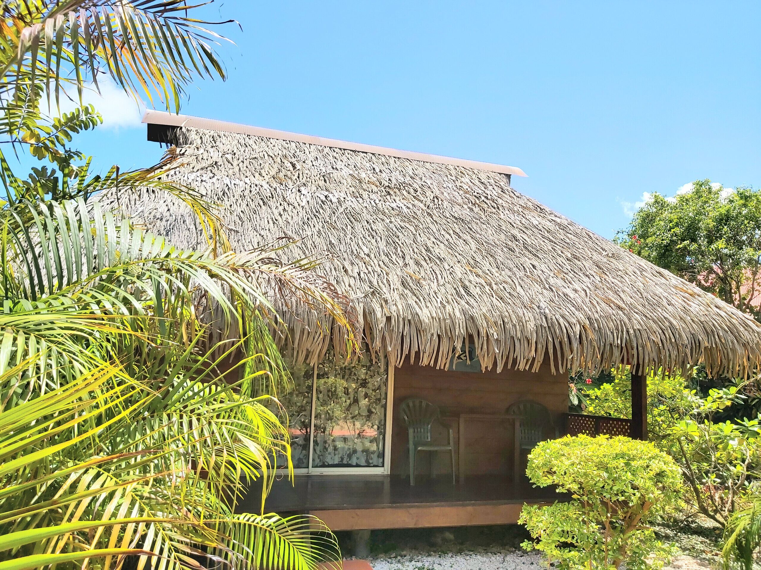 Traditional bungalow for 4 people, for an authentic stay in Huahine, French Polynesia