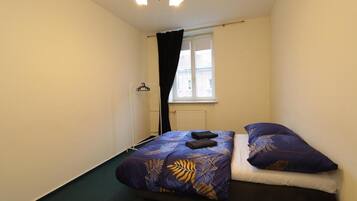 Habitación clásica, 1 cama matrimonial | Escritorio, tabla de planchar con plancha y wifi gratis