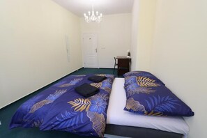 Classic Room, 1 Double Bed | Desk, iron/ironing board, free WiFi