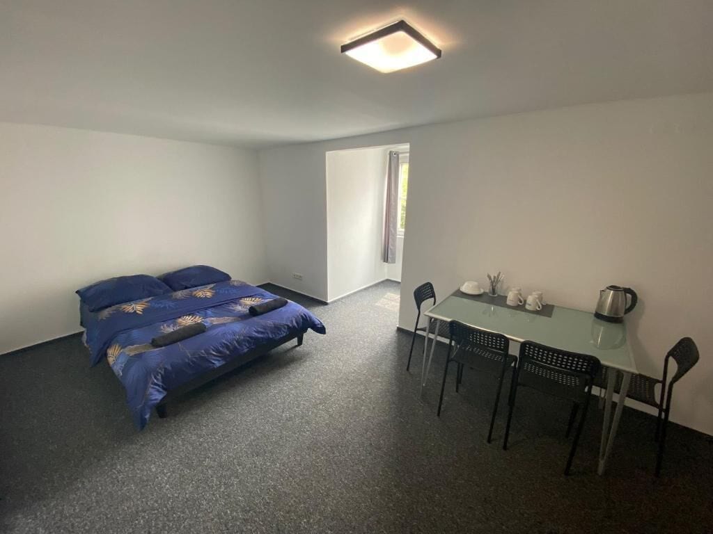 经典四人房, 2 张双人床 | 办公桌、熨斗/熨衣板、免费 WiFi