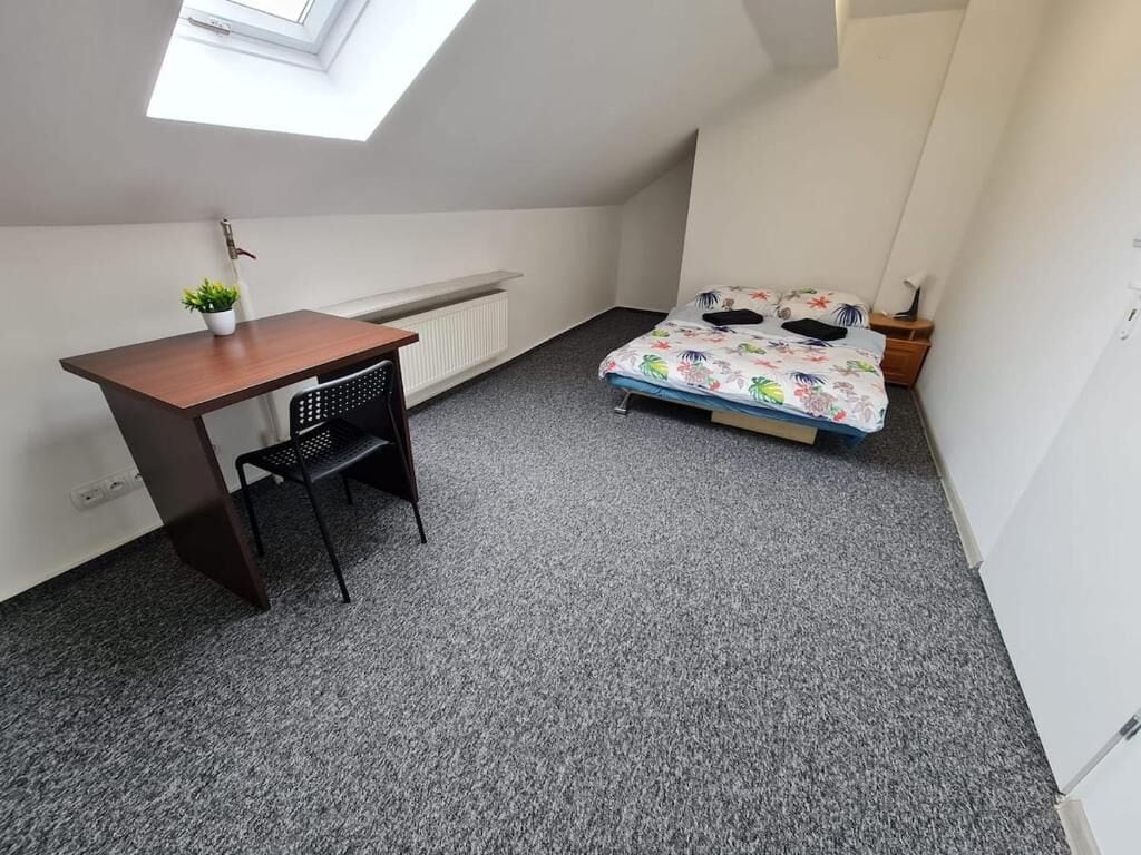 经典客房, 1 张双人床 | 办公桌、熨斗/熨衣板、免费 WiFi