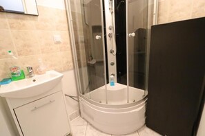 Hair dryer, towels, soap, toilet paper - Fantastic Inn Warsaw - NS42 (Warsaw)