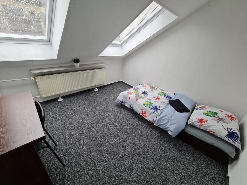 经典客房, 1 张单人床 | 办公桌、熨斗/熨衣板、免费 WiFi