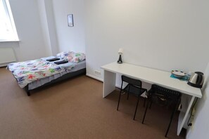 مكتب ومكواة/لوح كي وواي فاي مجانًا