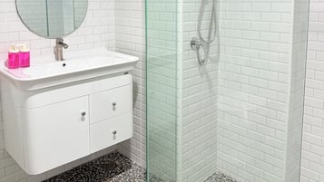 Shower, towels, soap, shampoo