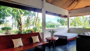 House, 2 Bedrooms, Smoking, Patio | Living area