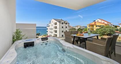 Two-Bedroom Apartment Amarilis with Terrace and Jacuzzi
