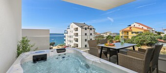 Two-Bedroom Apartment Amarilis with Terrace and Jacuzzi