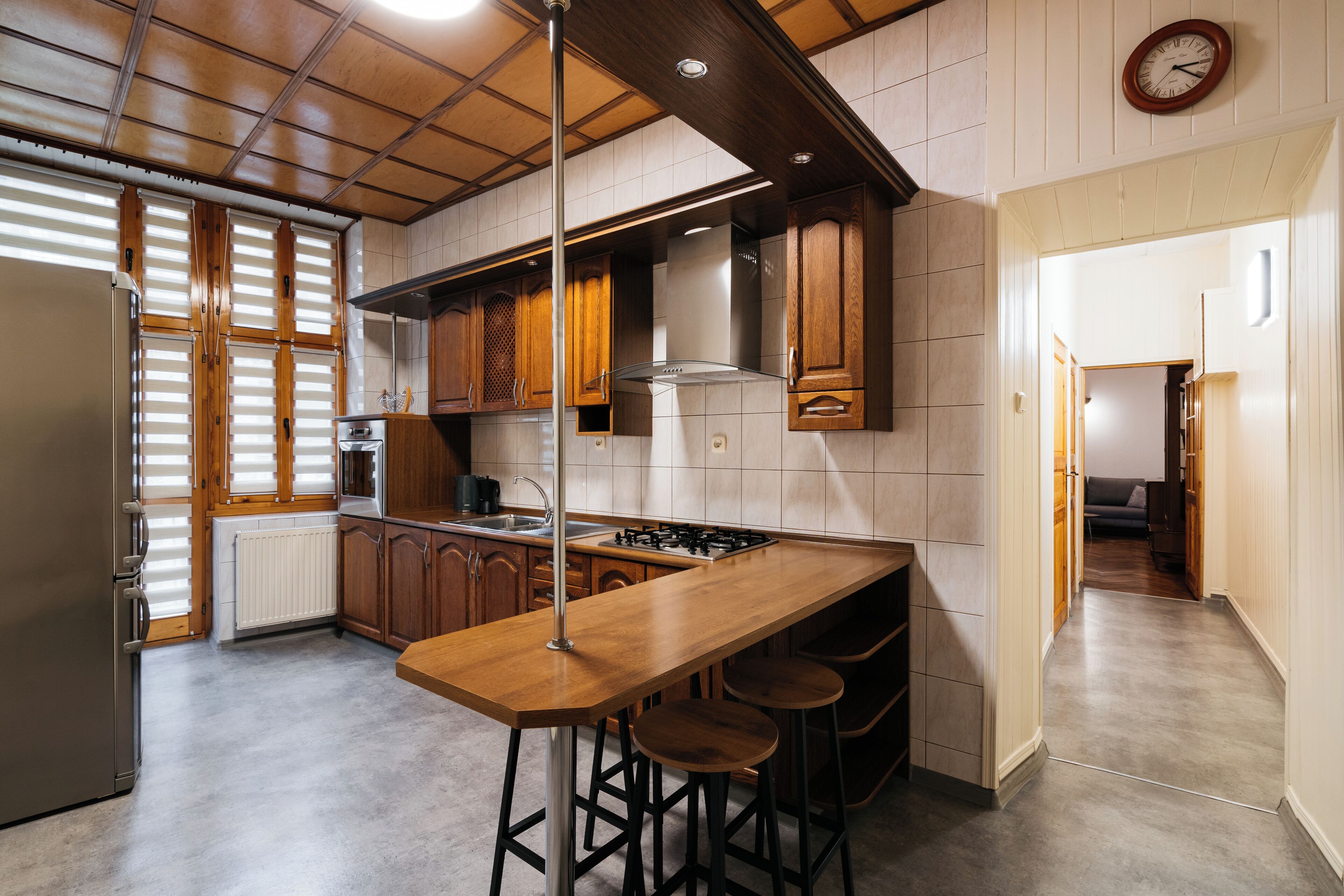 Huoneisto, parveke, kaupunkinäköala | Yksityinen keittiö | Paistolaatta, ruokailupöytä