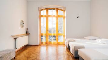 Apartemen, balkon, pemandangan kota | Tempat tidur bayi (biaya tambahan), Wi-Fi gratis, dan seprai linen