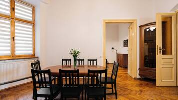 Apartment, Balkon, Stadtblick | Wohnbereich