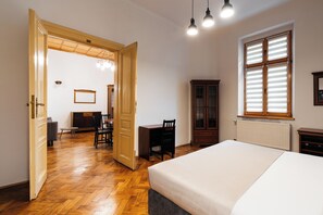 Cunas, wifi gratis y ropa de cama 