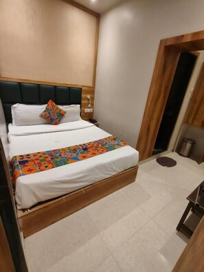 Deluxe Double Room | Soundproofing, free WiFi - HOTEL SUN CITY (Mumbai)