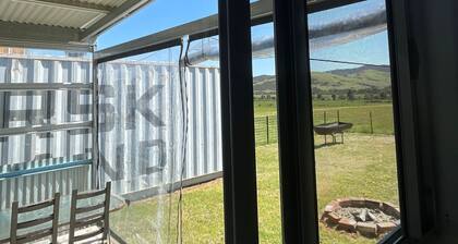 Cottage on Yass River, Private Farm Stay - Pet & Horse Friendly