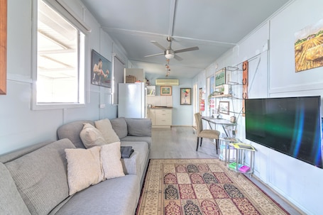 TV. Cottage on Yass River, Private Farm Stay - Pet & Horse Friendly