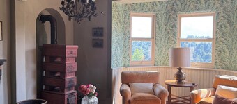 Villa with garden and pool. Unmissable view of the Langhe 200m from the village