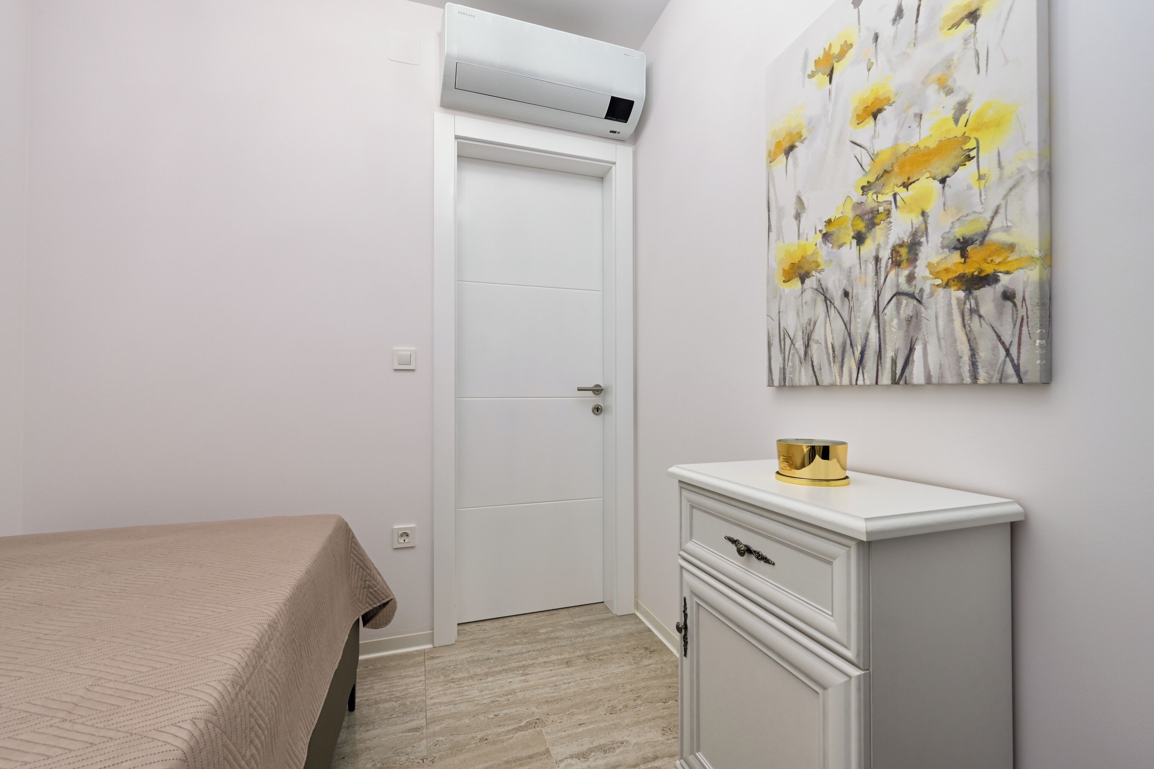 Appartement Deluxe, balcon, vue partielle sur la mer | Fer et planche à repasser, Wi-Fi gratuit