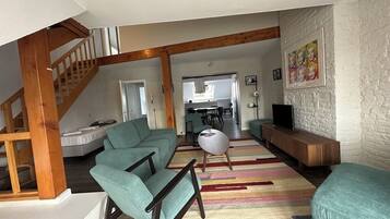 Apartment, 1 Bedroom, Balcony | Living room