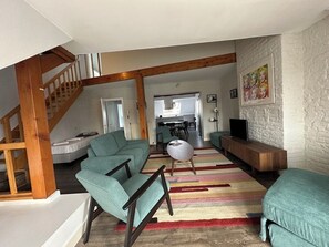 Apartment, 1 Bedroom, Balcony | Living room