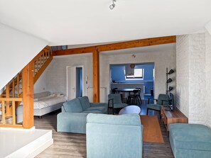 Căn hộ, 1 phòng ngủ, ban công | Phòng khách