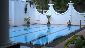 Alberca al aire libre