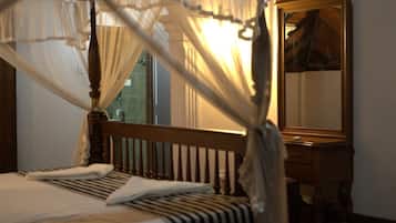 Silitysrauta/-lauta, Wi-Fi, vuodevaatteet