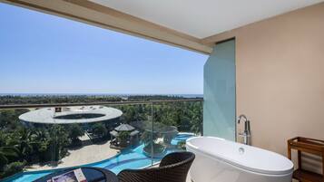 ํ
๋ผ์ค/ํํฐ์ค