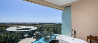 Qionghai Bozha Baiyuewan Zhenru Hotel