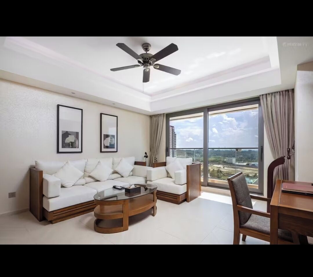 Superior Suite, Balcony, Ocean View | Living room