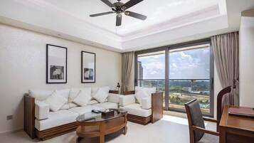 Superior Suite, Balcony, Ocean View | Living room