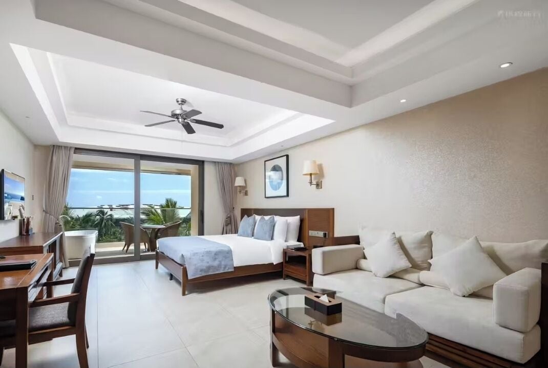 Standard Single Room, 1 King Bed, Balcony, Pool View | Free WiFi