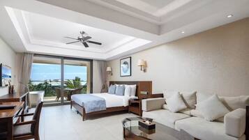 Standard-Einzelzimmer, 1 King-Bett, Balkon, Poolblick | Kostenloses WLAN