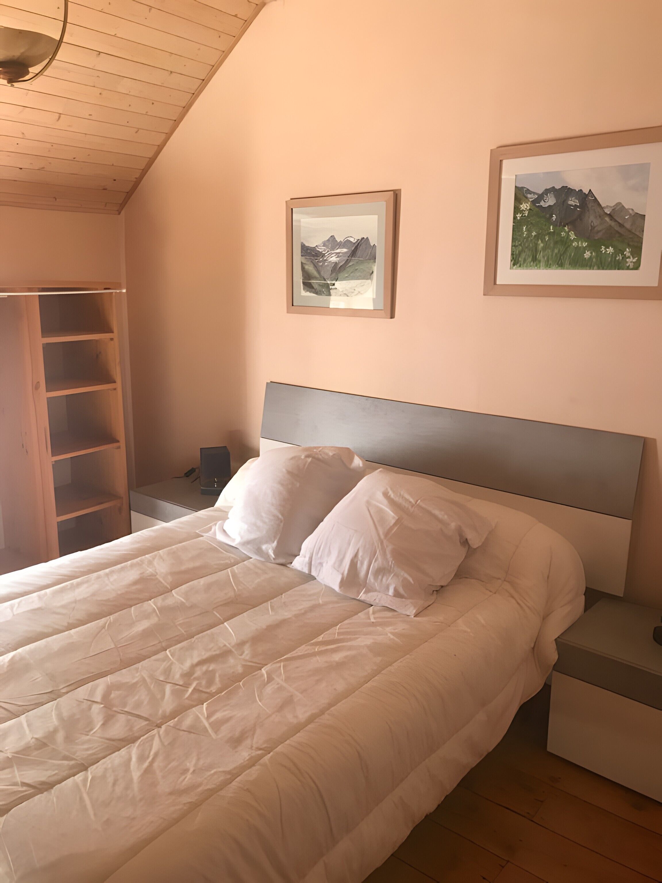 4 bedrooms, iron/ironing board, WiFi