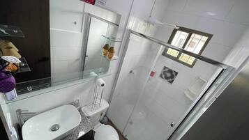 House, 2 Bedrooms, Accessible, Balcony | Bathroom