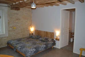 Fer et planche à repasser, Wi-Fi, draps fournis