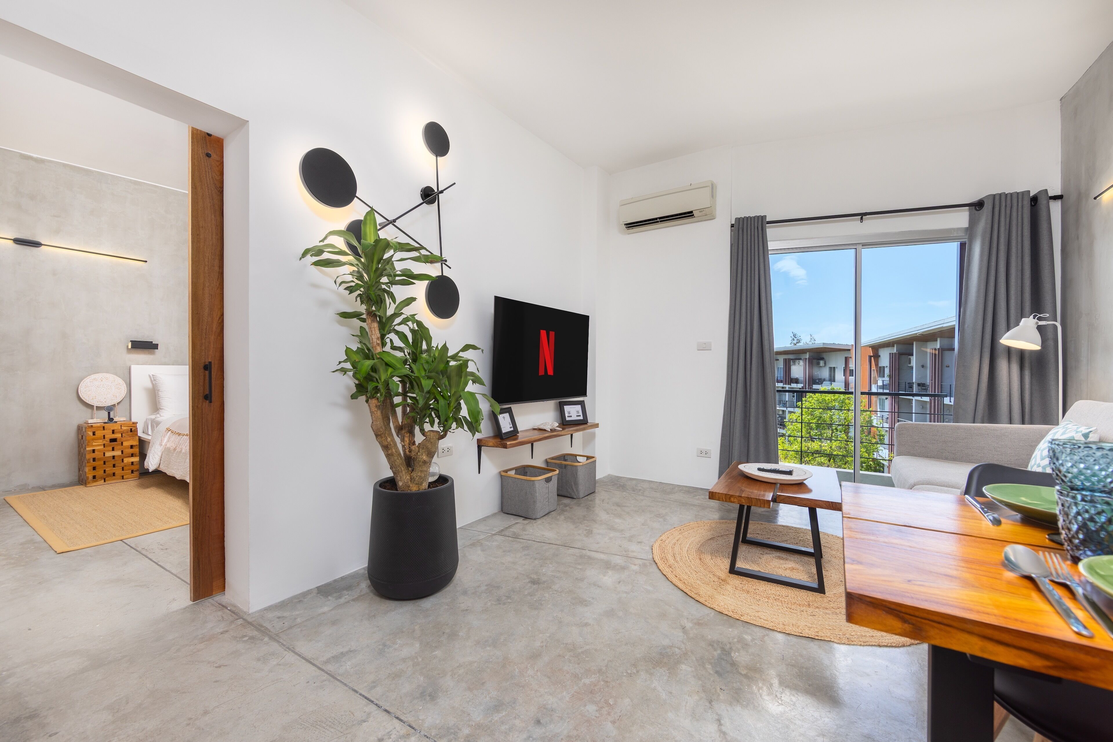 Apartemen Comfort, pemandangan laut | Area keluarga | Televisi LCD 55-inci dengan saluran TV digital dan Netflix