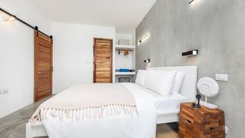 Comfort Apartment, Sea View | Blackout curtains, iron/ironing board, free WiFi