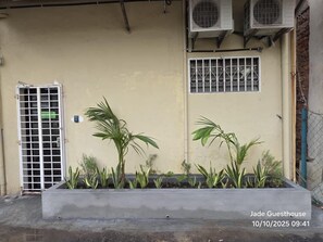 Off-site parking (reservations required), limited parking - Jade Guesthouse (Malacca City)