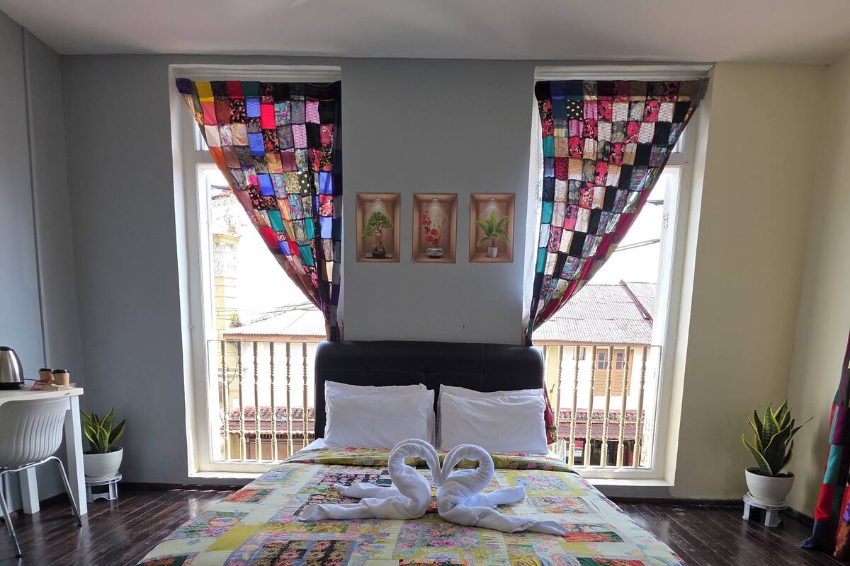 Deluxe-herbergi | Sérhannaðar innréttingar, skrifborð, vinnuaðstaða fyrir fartölvur