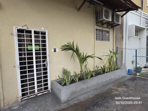 مواقف سيارات قريبة (يلزم الحجز)، خدمة مواقف السيارات لفترة محدودة